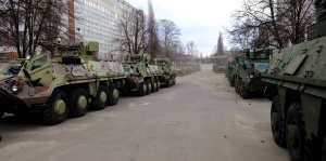 Iraqi inspection team accepts the first batch of BTR-4 armoured personnel carriers produced by SOE KMDB