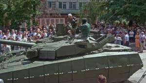 The Chairman of the Ukrainian Parliament Drove the Oplot Main Battle Tank